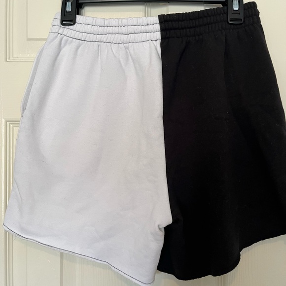 Hollister Social Tourist shorts - Picture 2 of 3